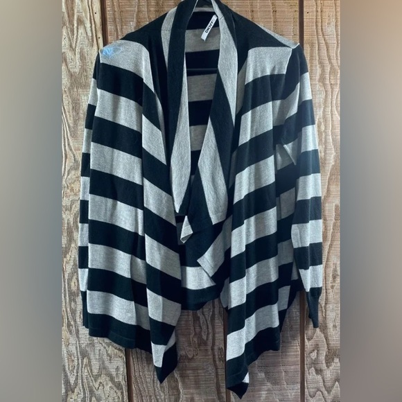DKNYC Striped Cardigan 🏙️ - Picture 1 of 3
